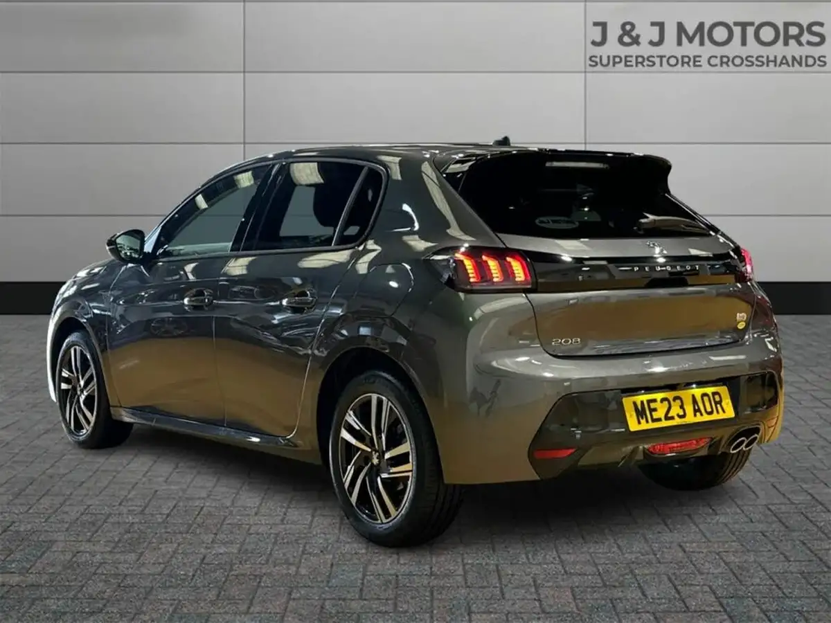 2023-peugeot-208-12-puretech-allure-premium-130ps-eat8-big-6