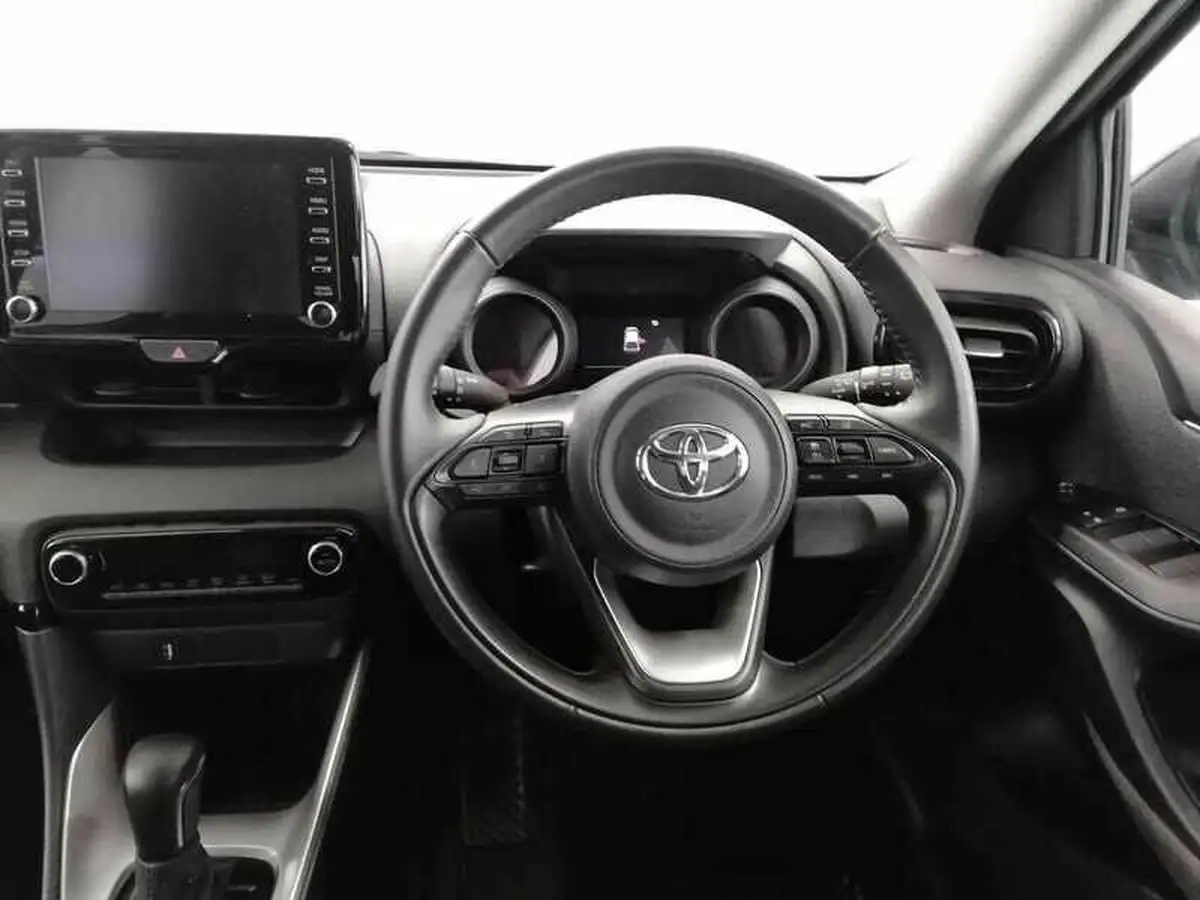 2021-toyota-yaris-15-vvt-i-design-big-8