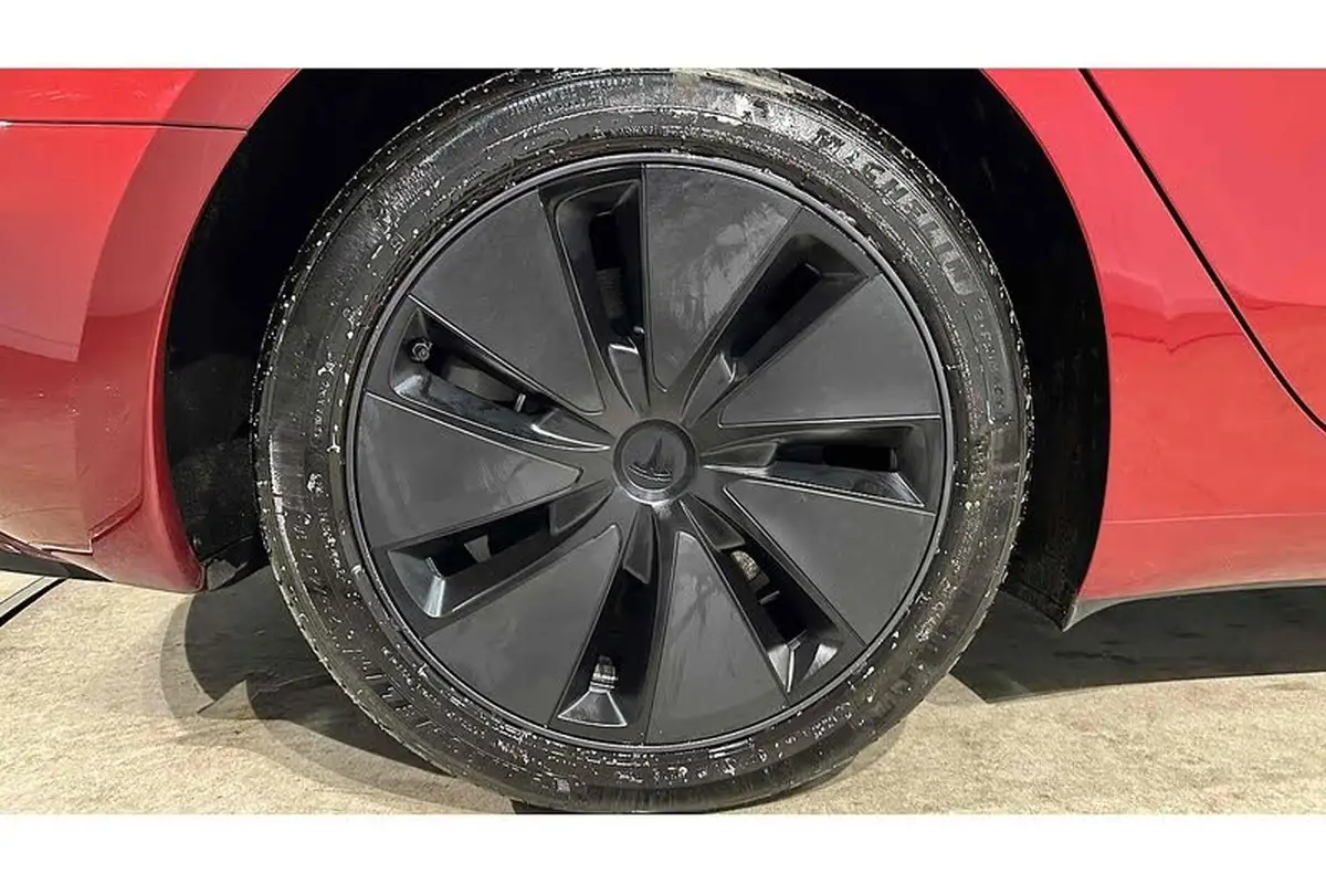2024-tesla-model-3-e-rwd-big-17
