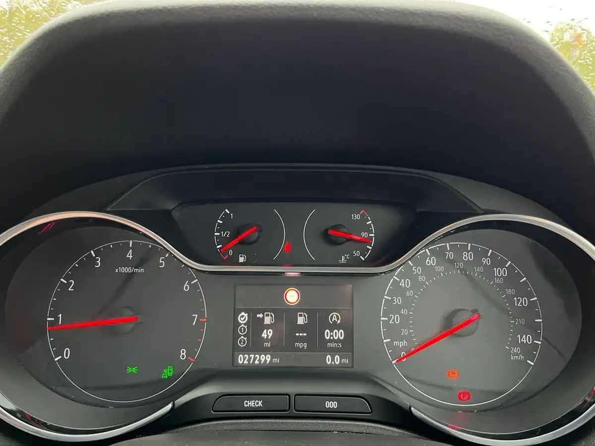 2020-vauxhall-grandland-x-12-sri-nav-big-21