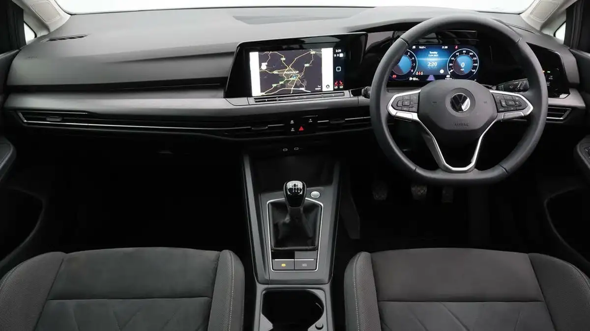 2022-volkswagen-golf-15-tsi-style-150ps-hatchback-big-13