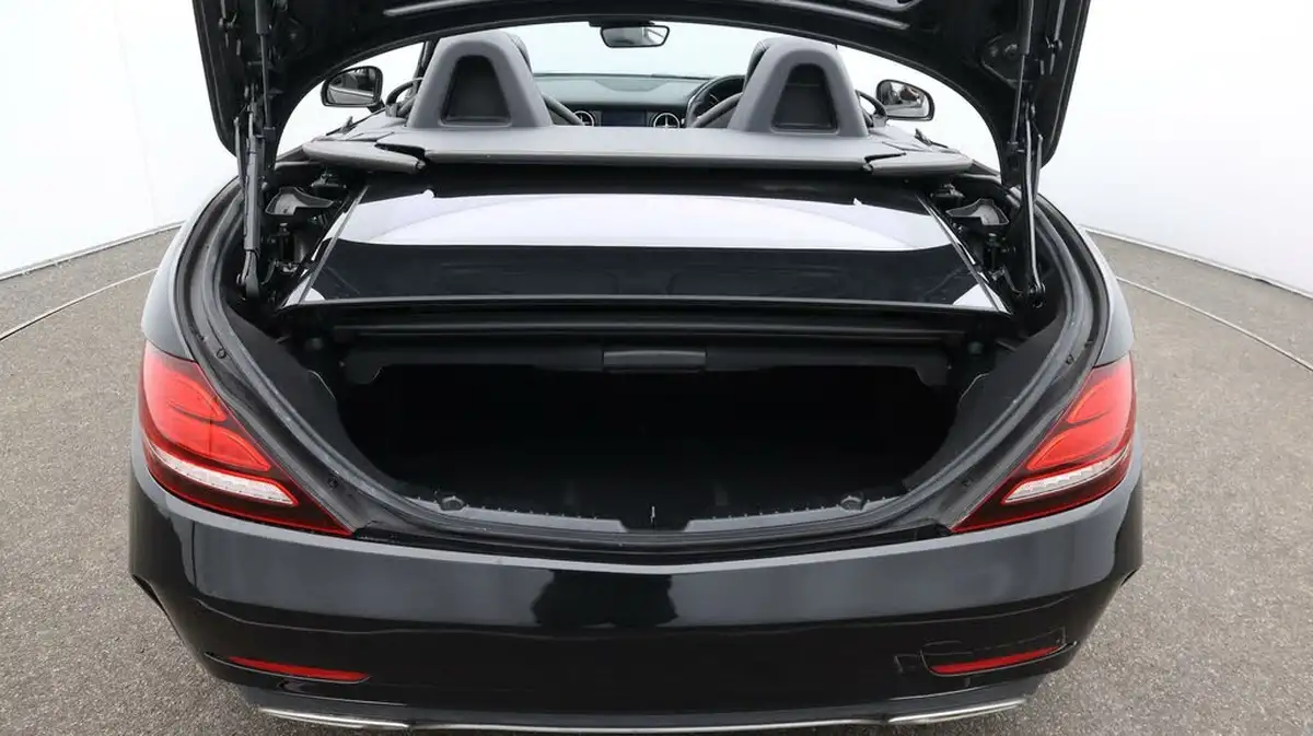 2019-mercedes-benz-slc-16-slc180-amg-line-9g-tronic-big-17