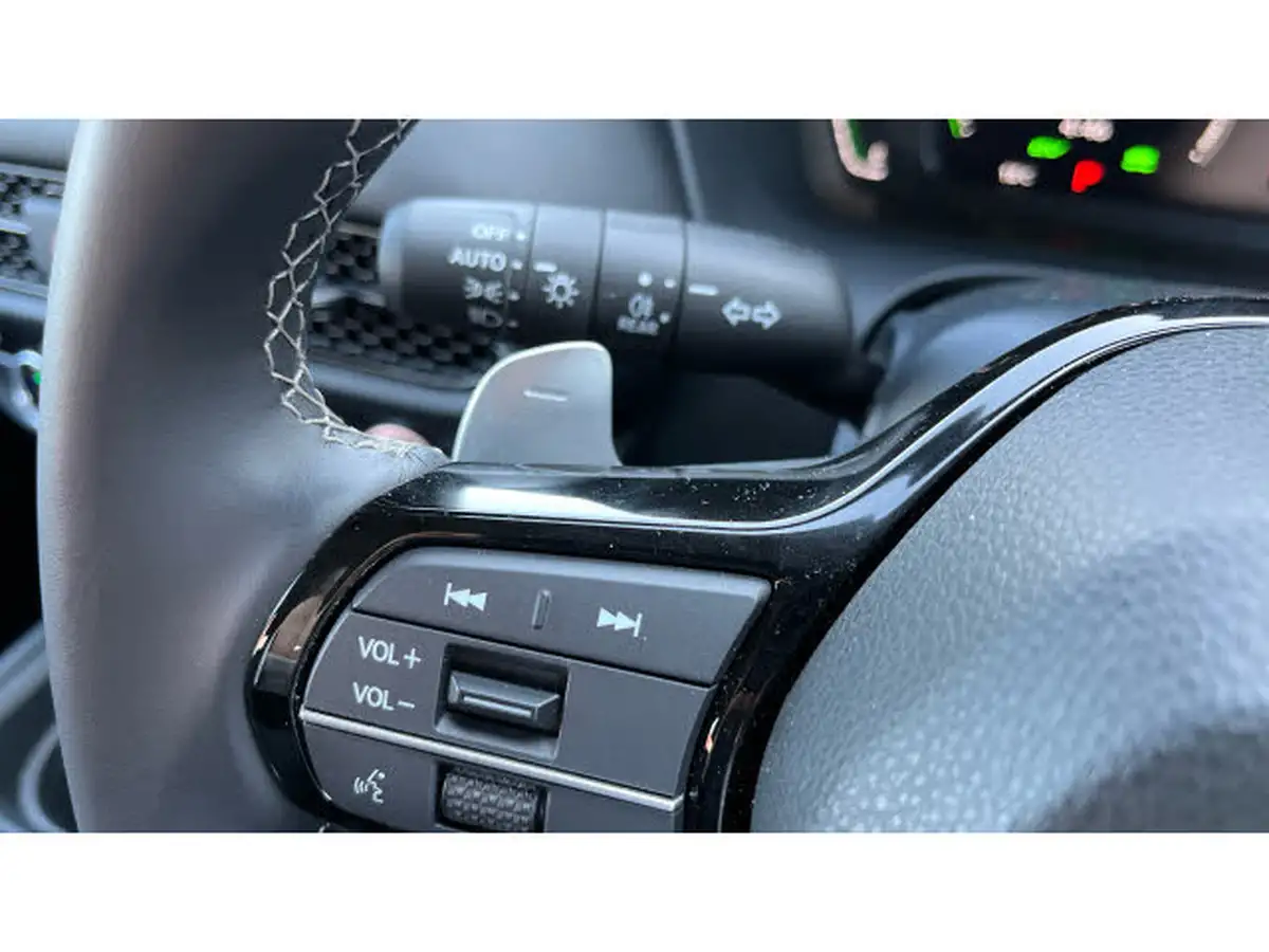 2024-honda-zr-v-20-i-mmd-elegance-big-23