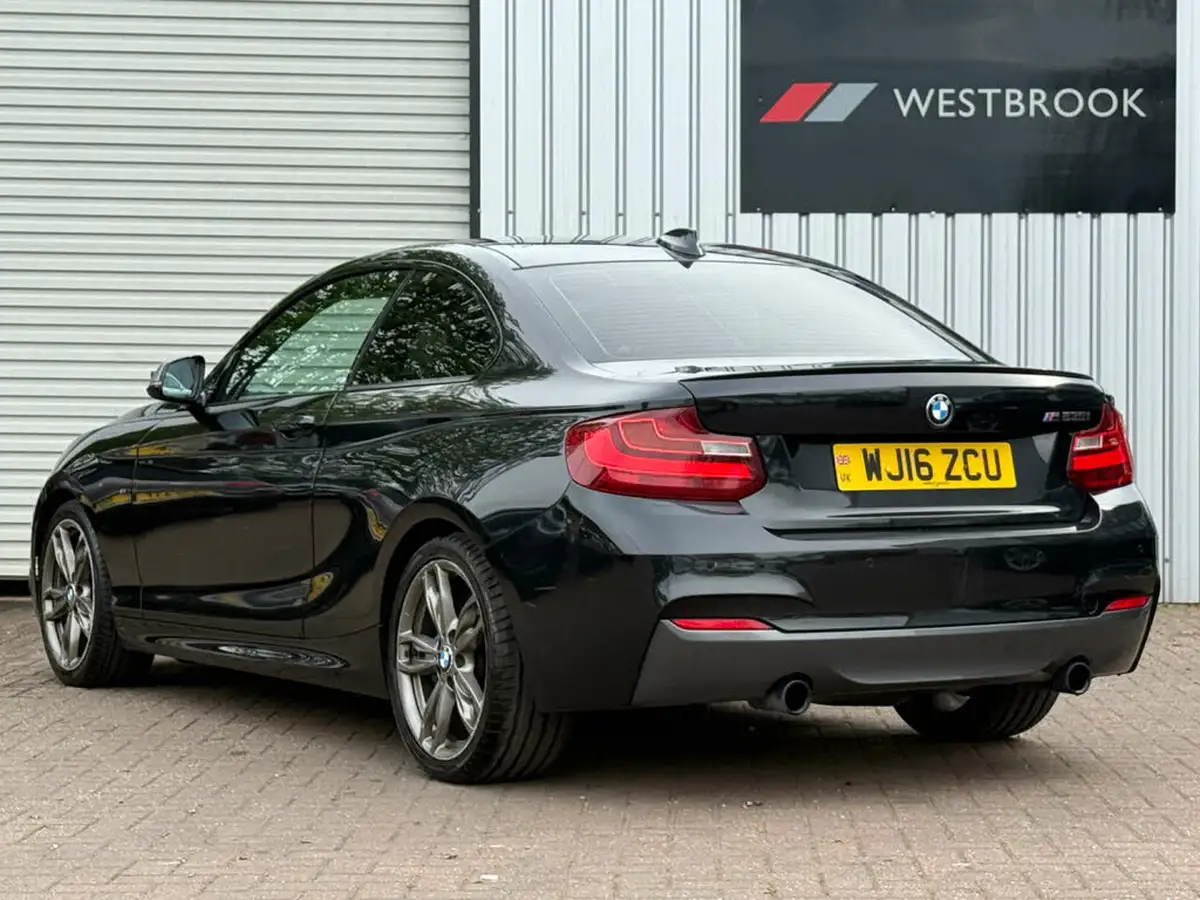 2016-bmw-2-series-30-m235i-coupe-sport-auto-big-2