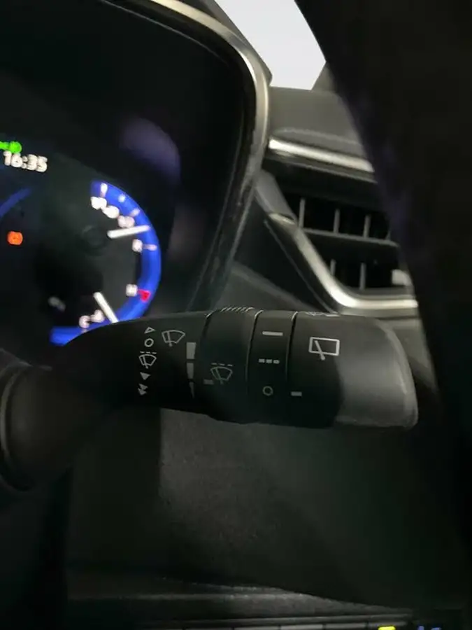 2021-toyota-corolla-18-vvt-i-icon-tech-trk-hatchback-5d-big-17