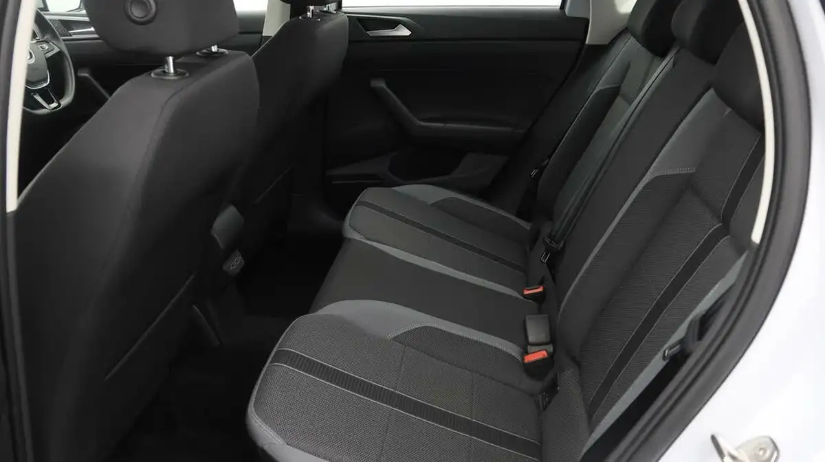 2021-volkswagen-polo-10-tsi-sel-115ps-big-15