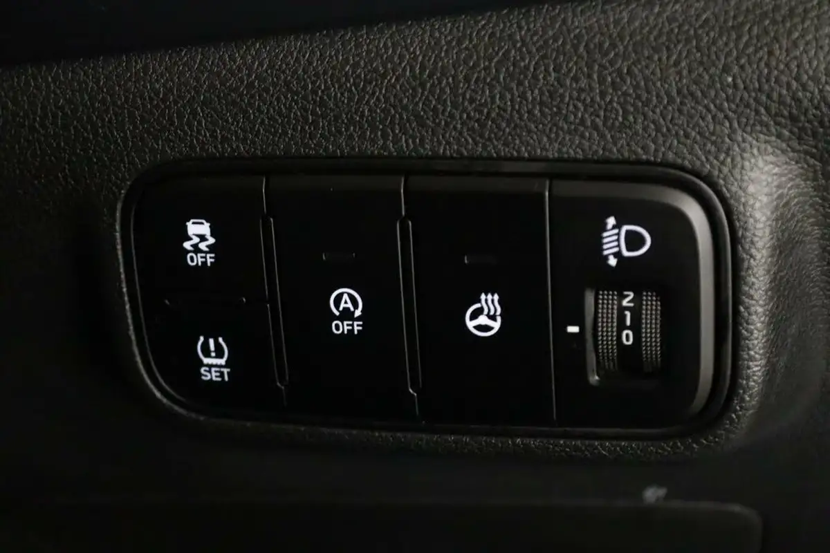2023-hyundai-bayon-10-t-gdi-premium-100ps-dct-big-17