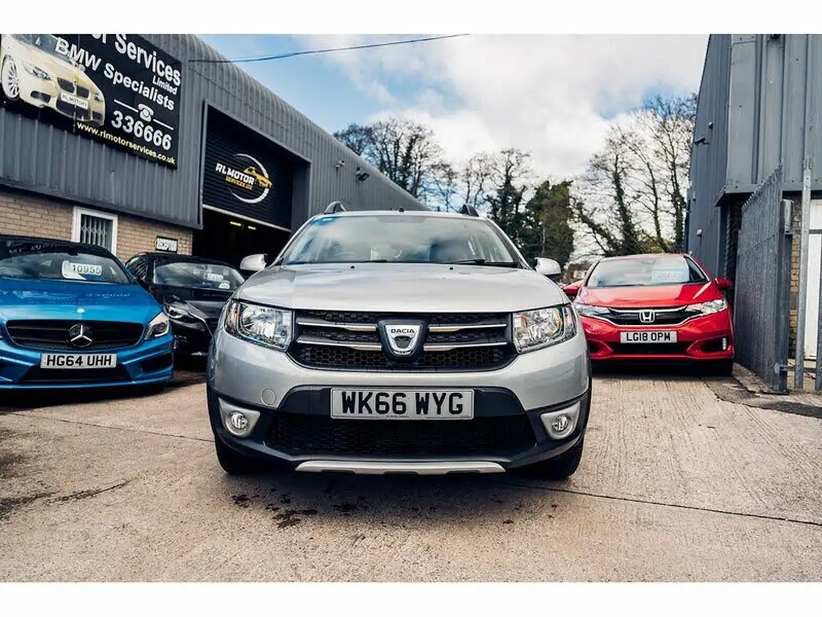 2016-dacia-sandero-stepway-15dci-laureate-big-0
