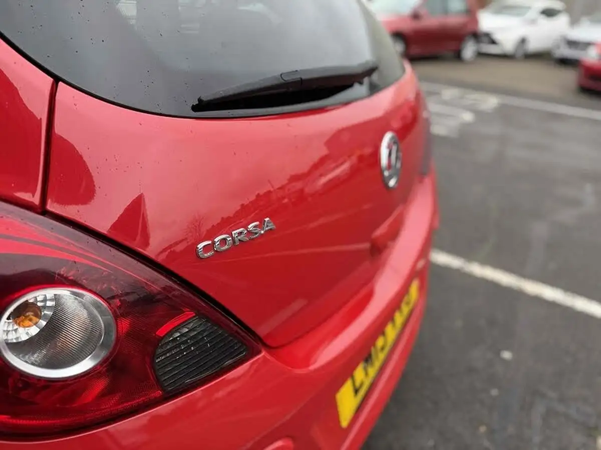 2013-vauxhall-corsa-12-3d-big-24