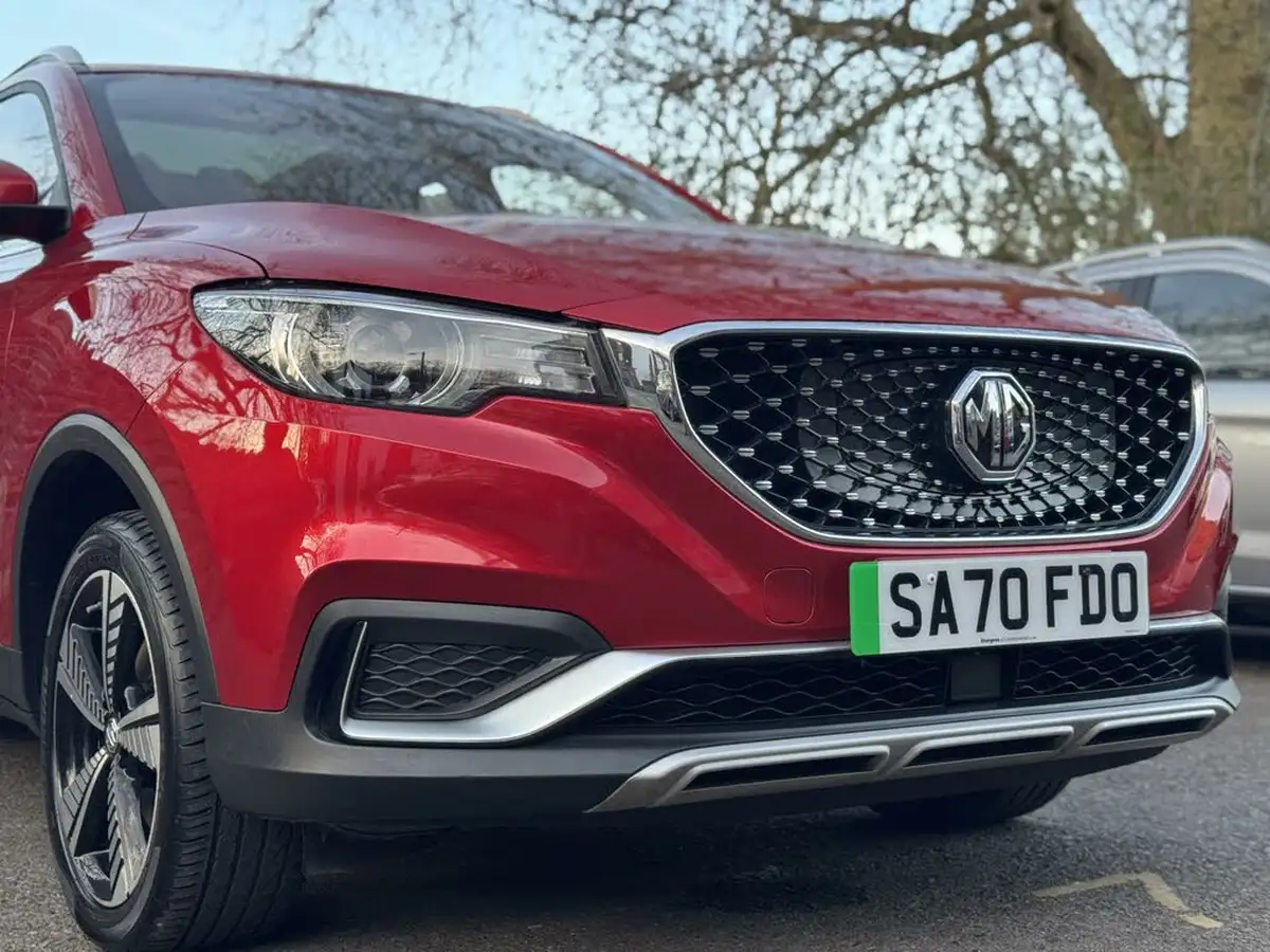 2020-mg-zs-suv-e-exclusive-ev-big-4