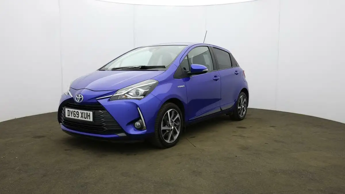 2020-toyota-yaris-15-vvt-i-y20-98bhp-hybrid-1497cc-e-cvt-big-2