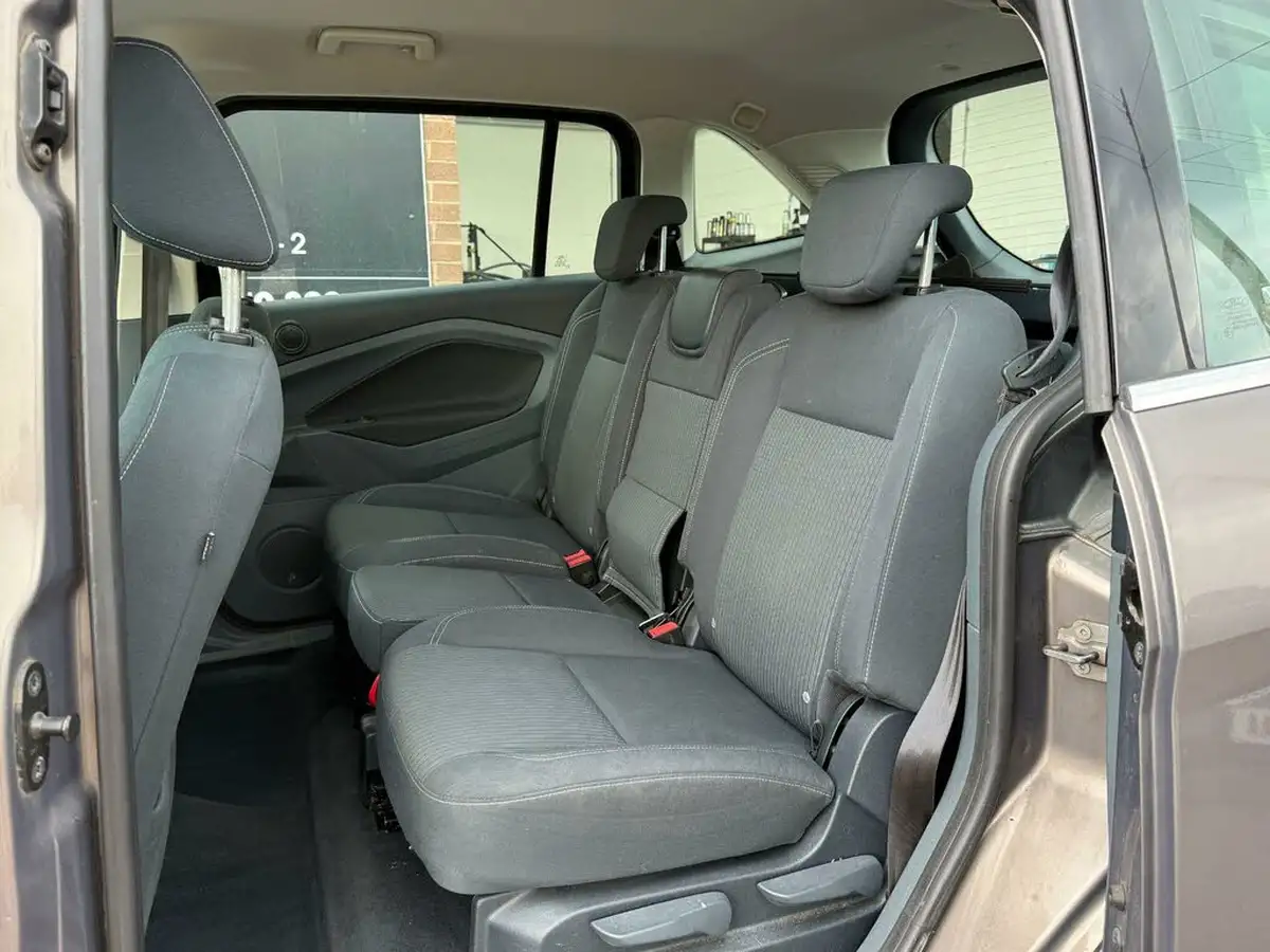 2012-ford-grand-c-max-20tdci-titanium-140ps-7seats-powershift-big-41