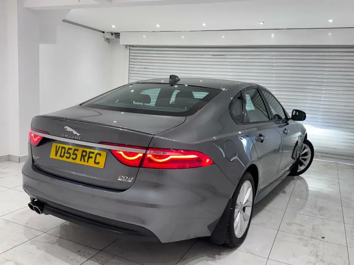 2017-jaguar-xf-20td-r-sport-180ps-awd-saloon-4d-1999cc-auto-big-5