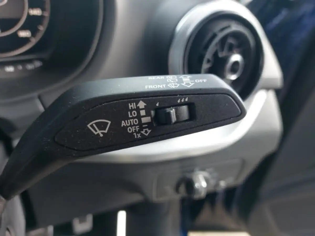 2022-audi-q2-15-35-tfsi-s-line-tronic-big-13