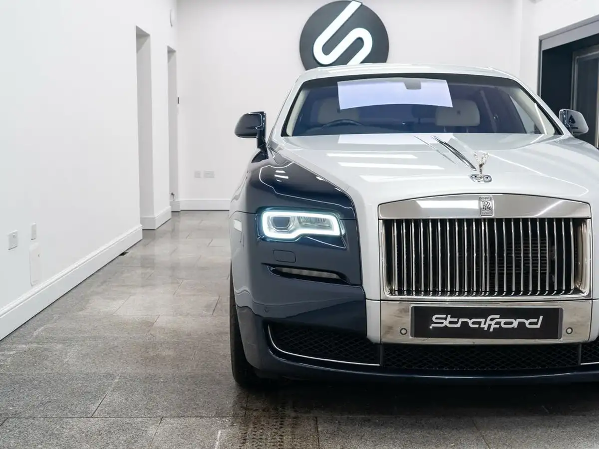 2016-rolls-royce-ghost-66-ewb-big-17