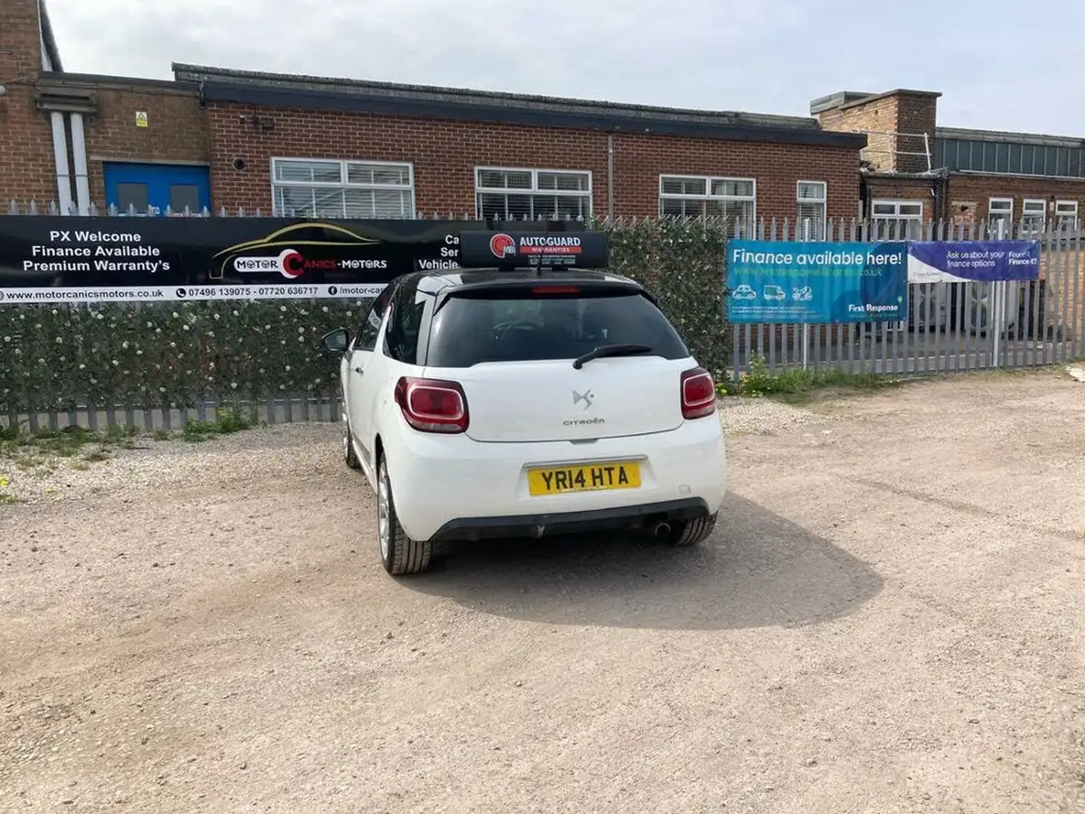 2014-citroen-ds3-16-dstyle-plus-vti-120bhp-big-3