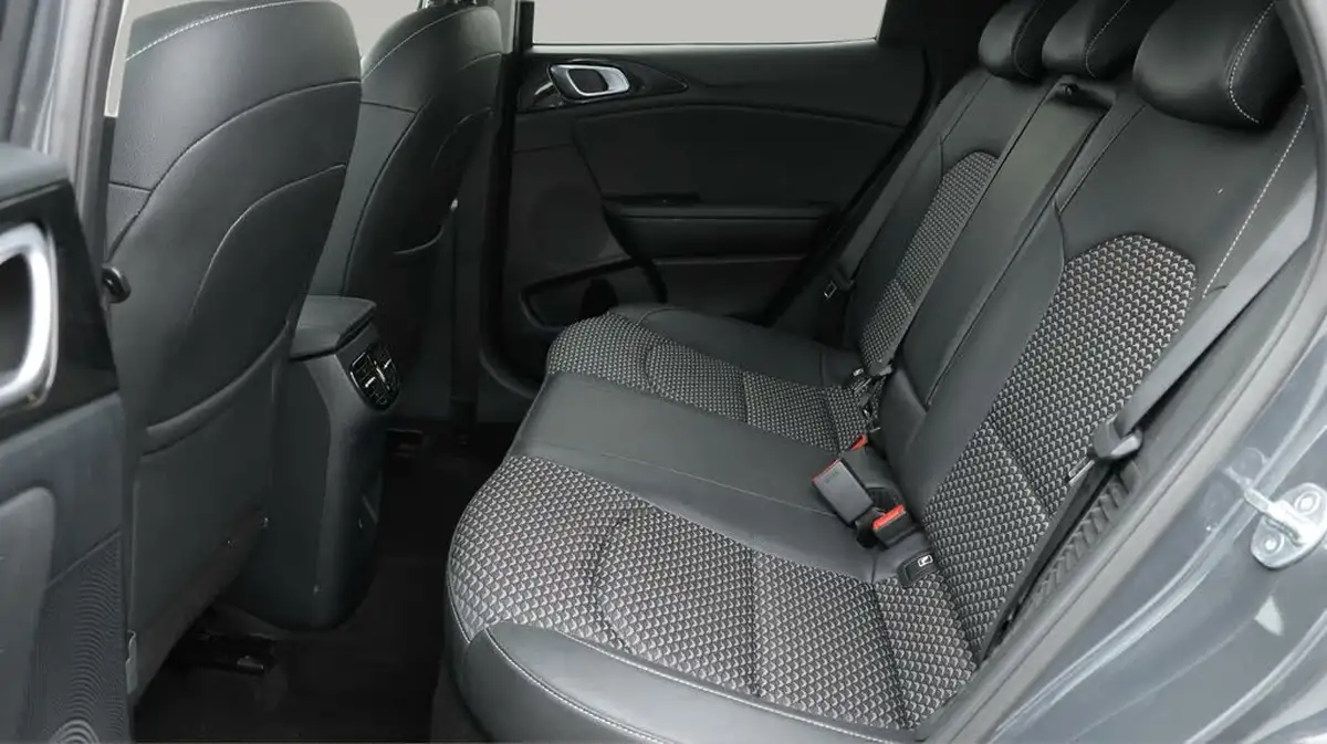 2023-kia-xceed-16-gdi-3-big-16