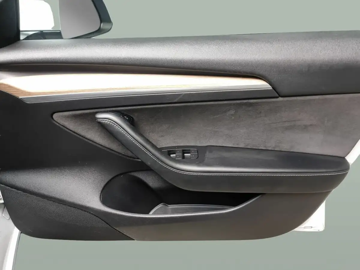 2022-tesla-model-3-e-long-range-big-35