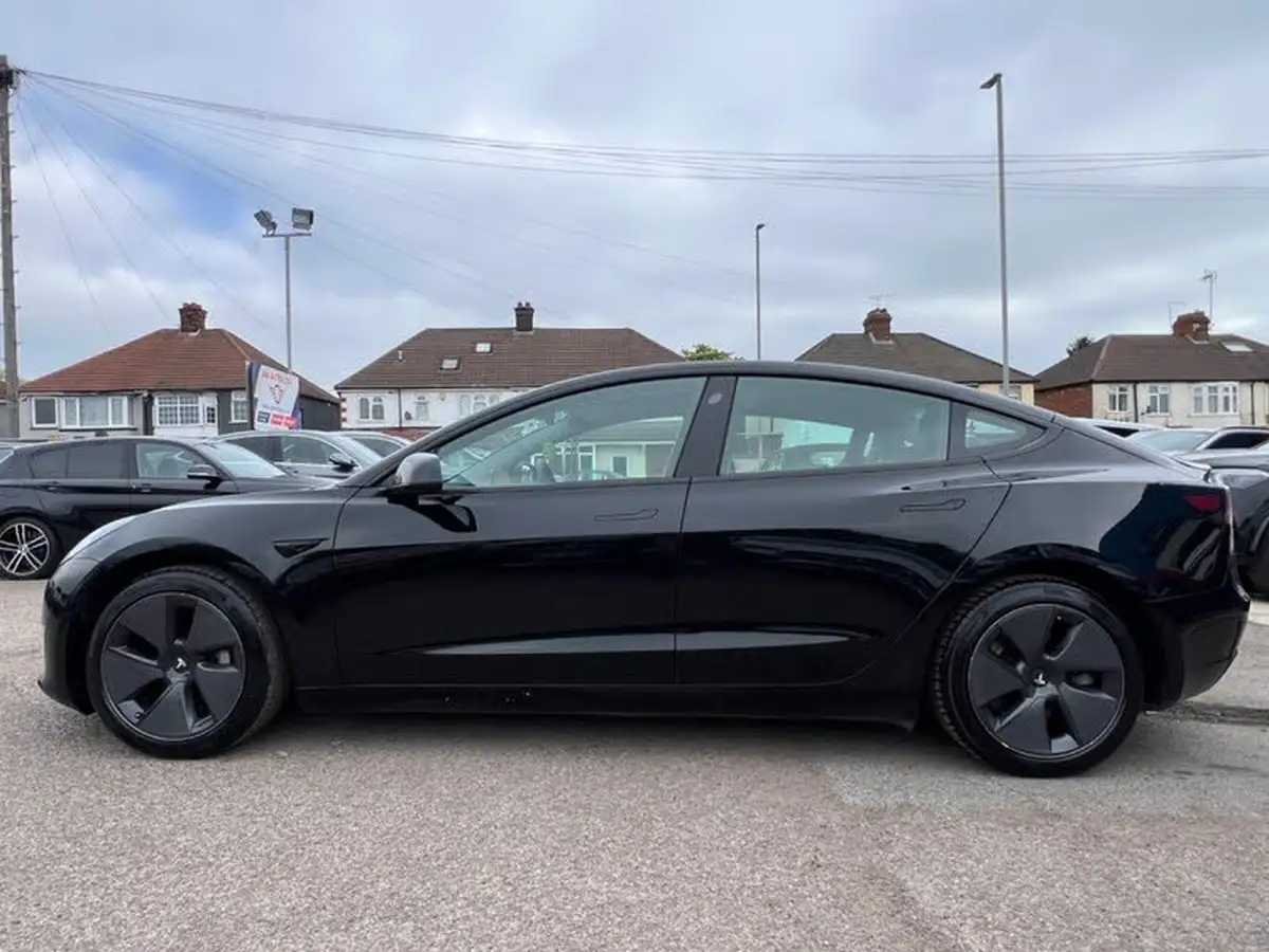 2020-tesla-model-3-e-long-range-big-21