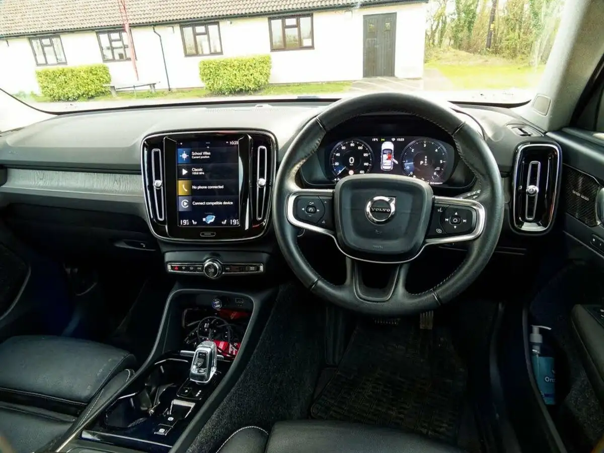 2019-volvo-xc40-20td-d4-inscription-pro-big-31