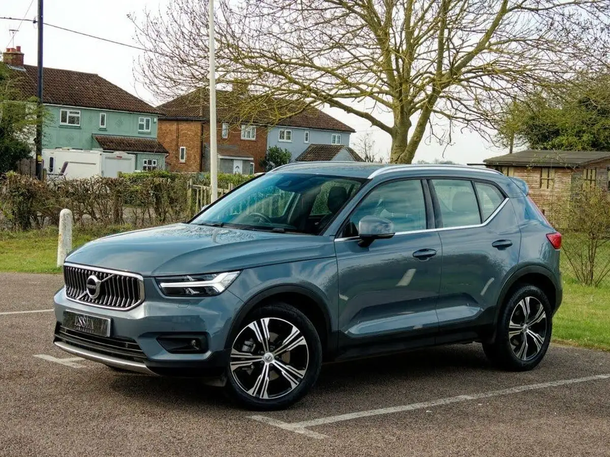 2019-volvo-xc40-20td-d4-inscription-pro-big-3