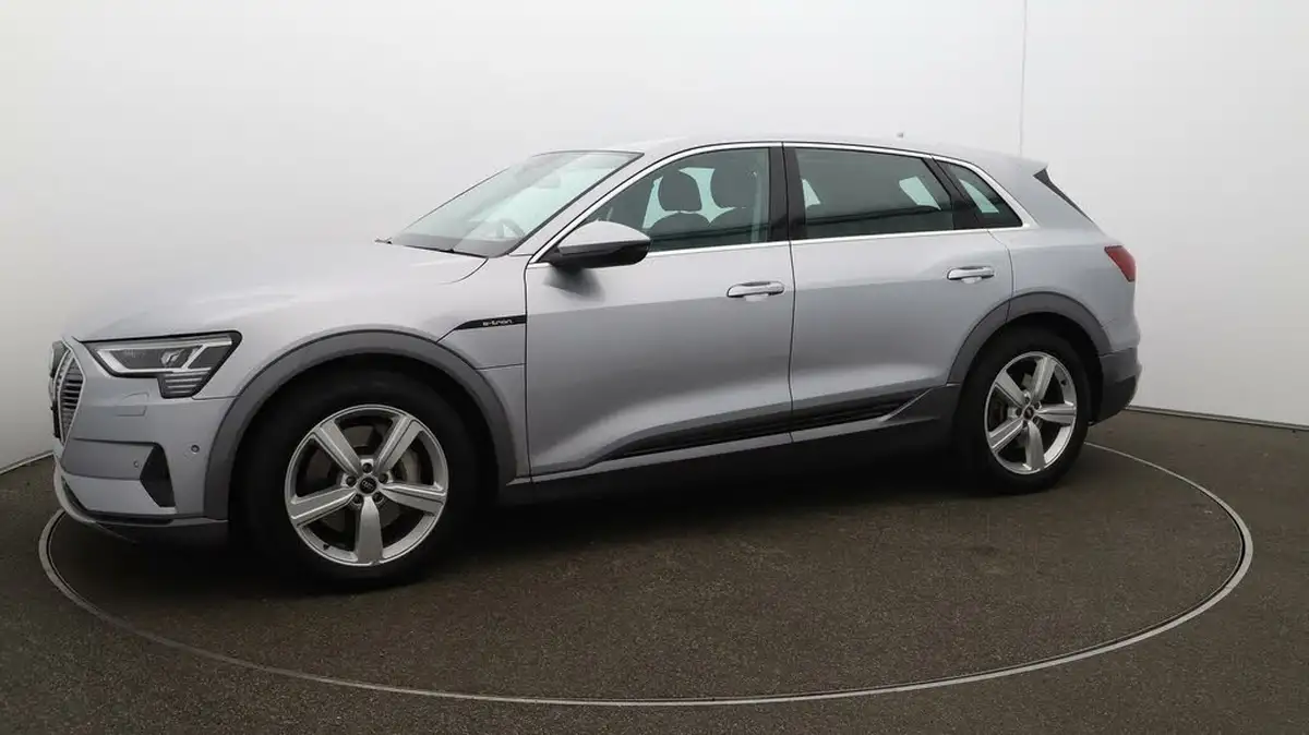 2022-audi-e-tron-55e-technik-station-wagon-big-60