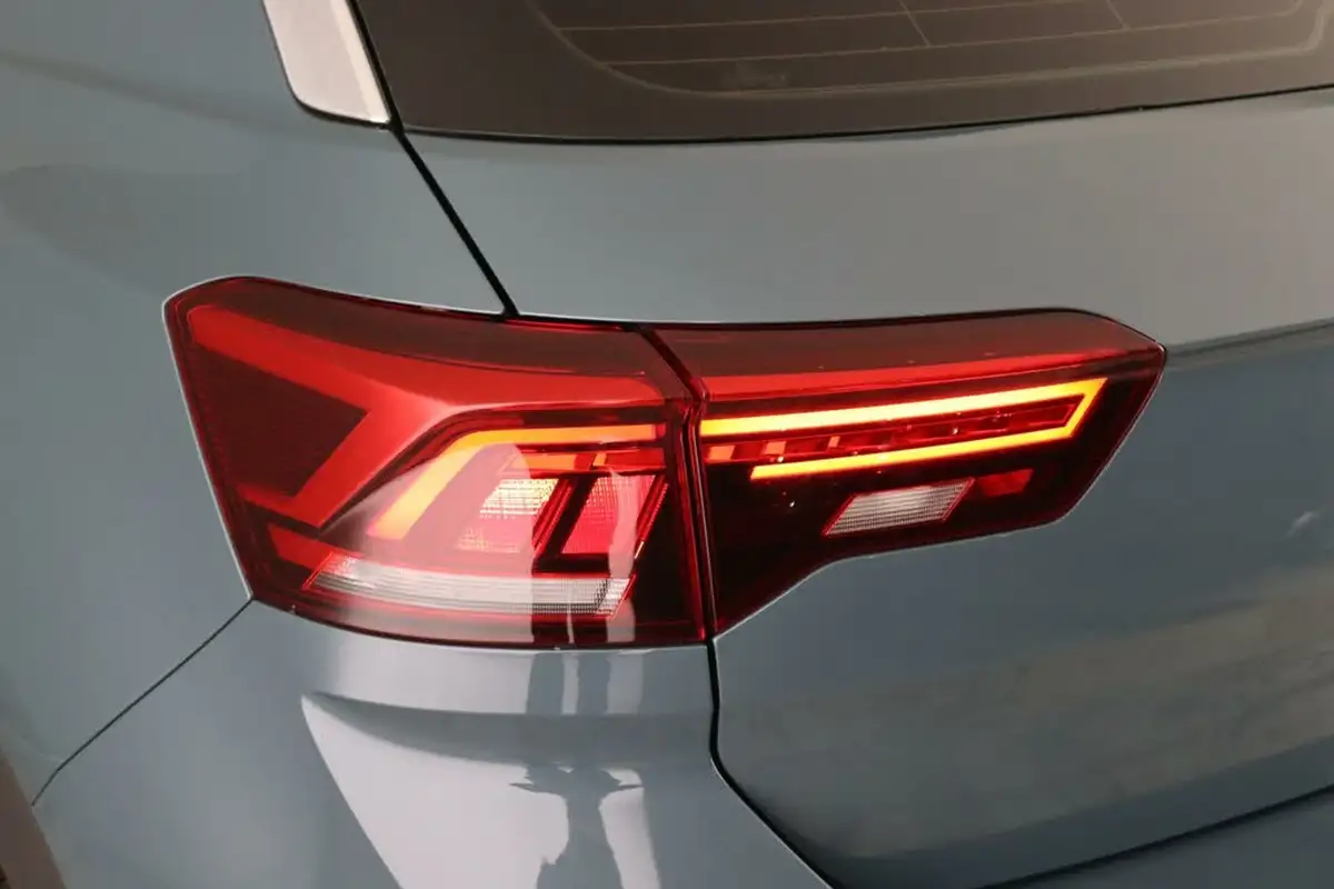 2022-volkswagen-t-roc-10-tsi-life-big-8