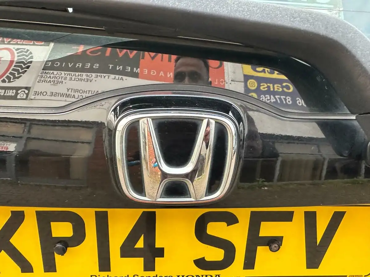 2014-honda-jazz-12-s-big-34