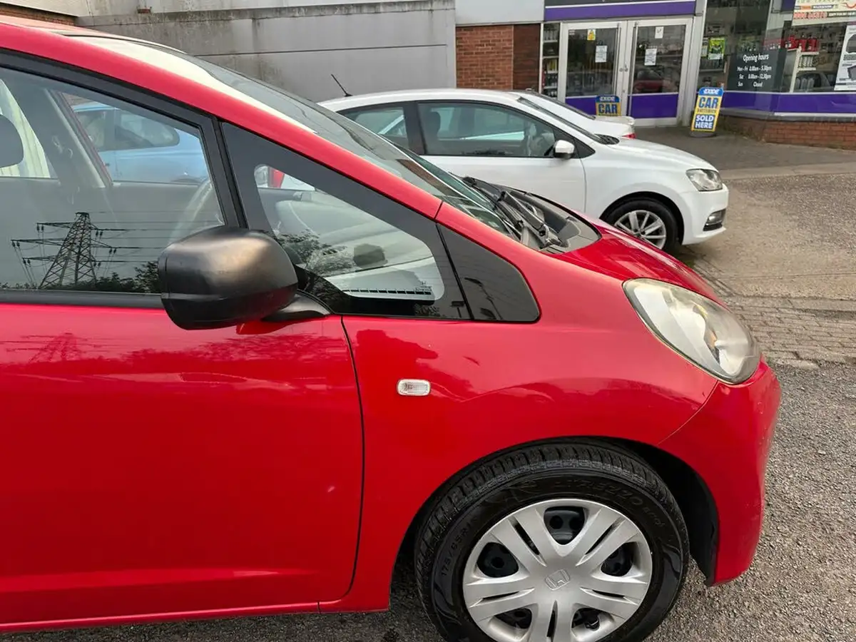 2014-honda-jazz-12-s-big-10