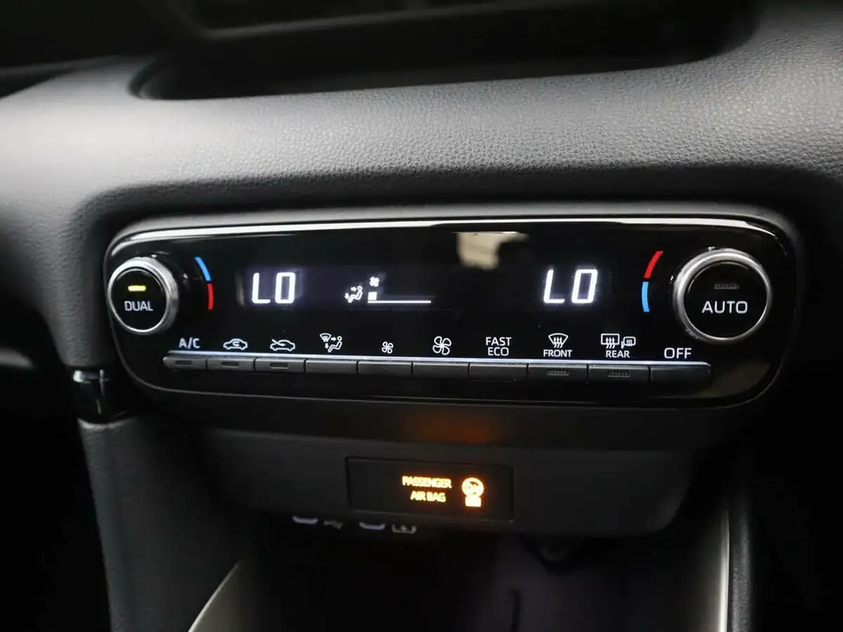 2024-mazda-mazda2-15-homura-big-15