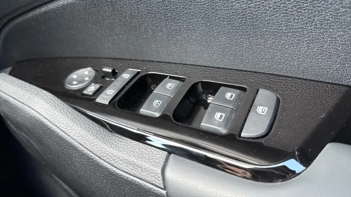 2024-kia-sportage-16-t-gdi-3-157bhp-48v-big-34