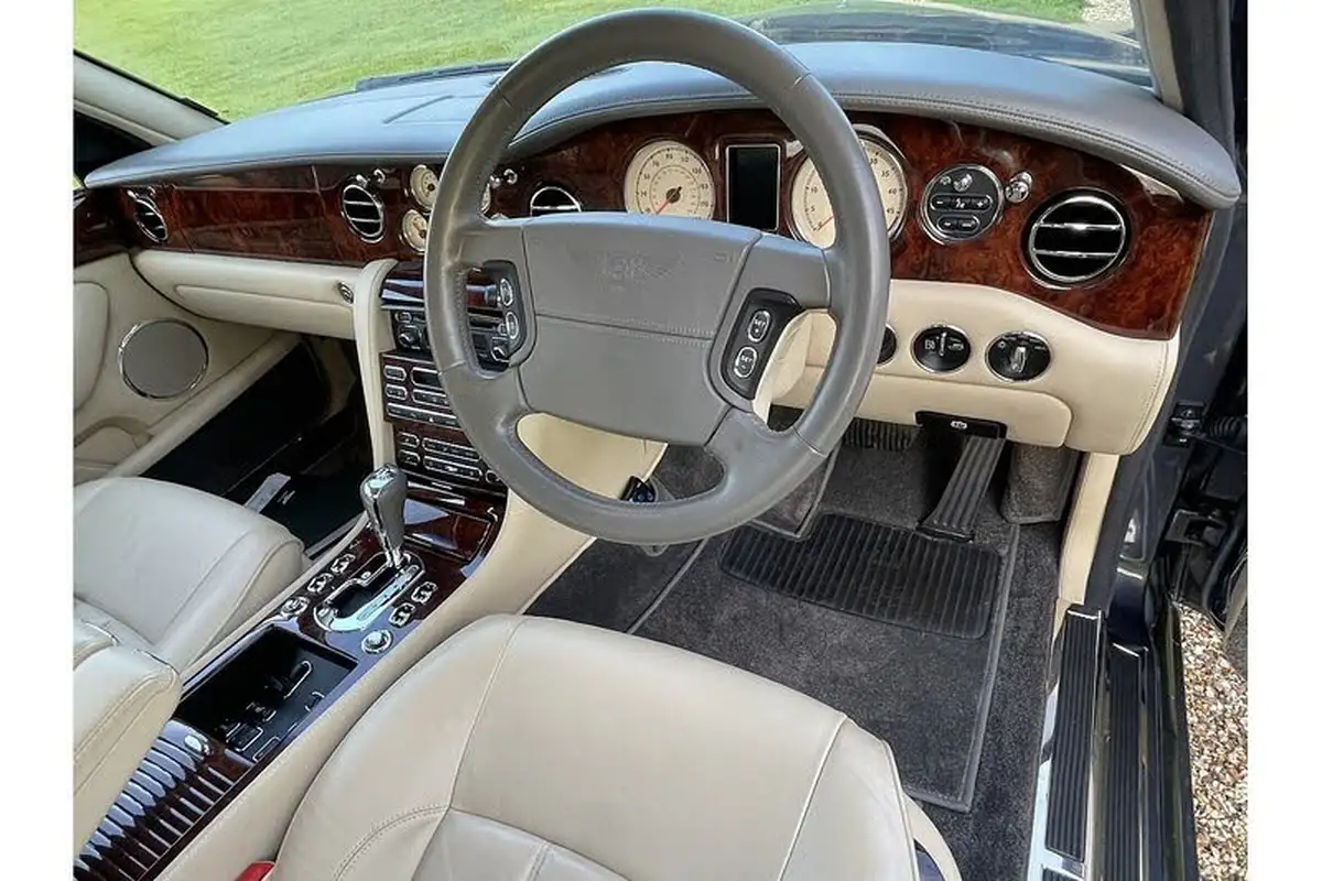 2008-bentley-arnage-68-r-big-13