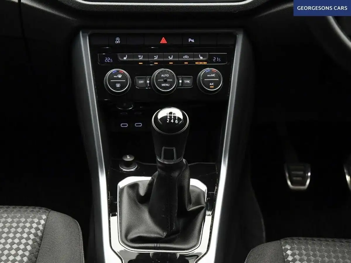 2021-volkswagen-t-roc-10-tsi-active-hatchback-5d-big-25