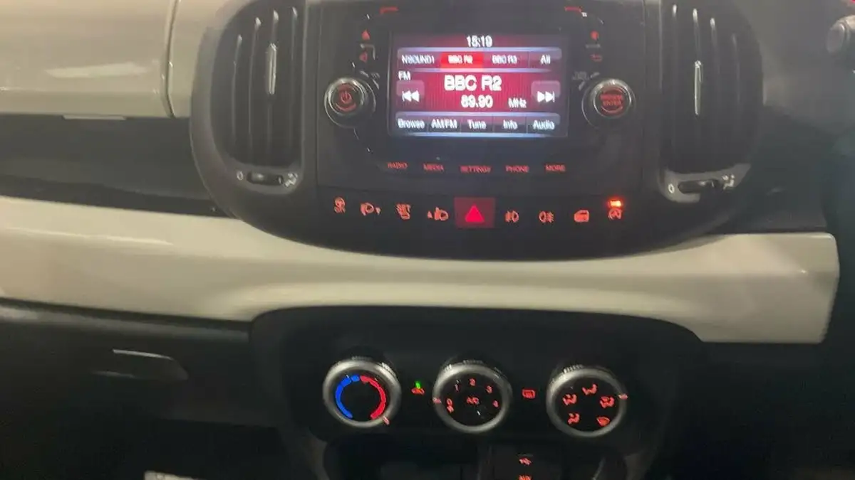 2014-fiat-500l-13-multijet-trekking-ss-dualogic-big-12