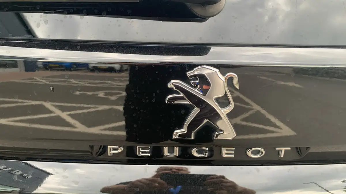 2024-peugeot-5008-suv-12-gt-134bhp-big-25