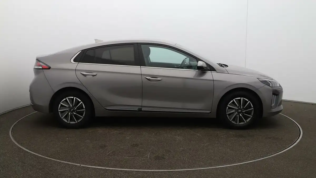 2022-hyundai-ioniq-e-premium-se-electric-big-43