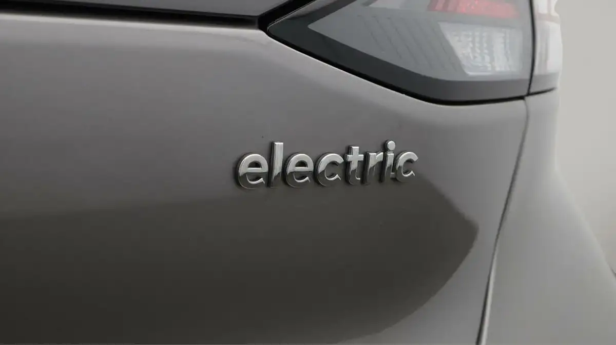 2022-hyundai-ioniq-e-premium-se-electric-big-22