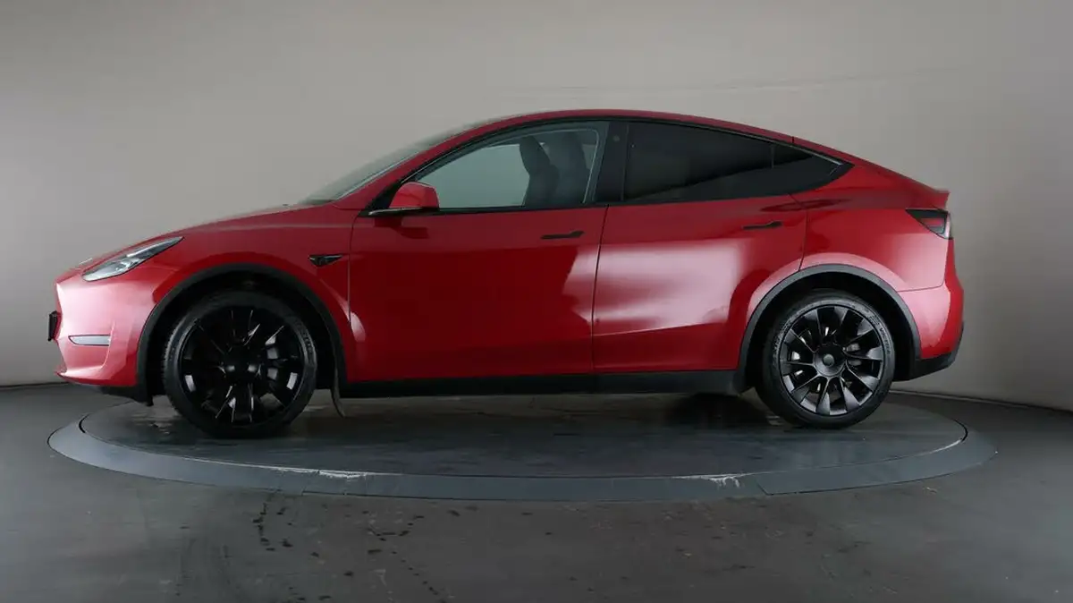2023-tesla-model-y-e-long-range-big-30