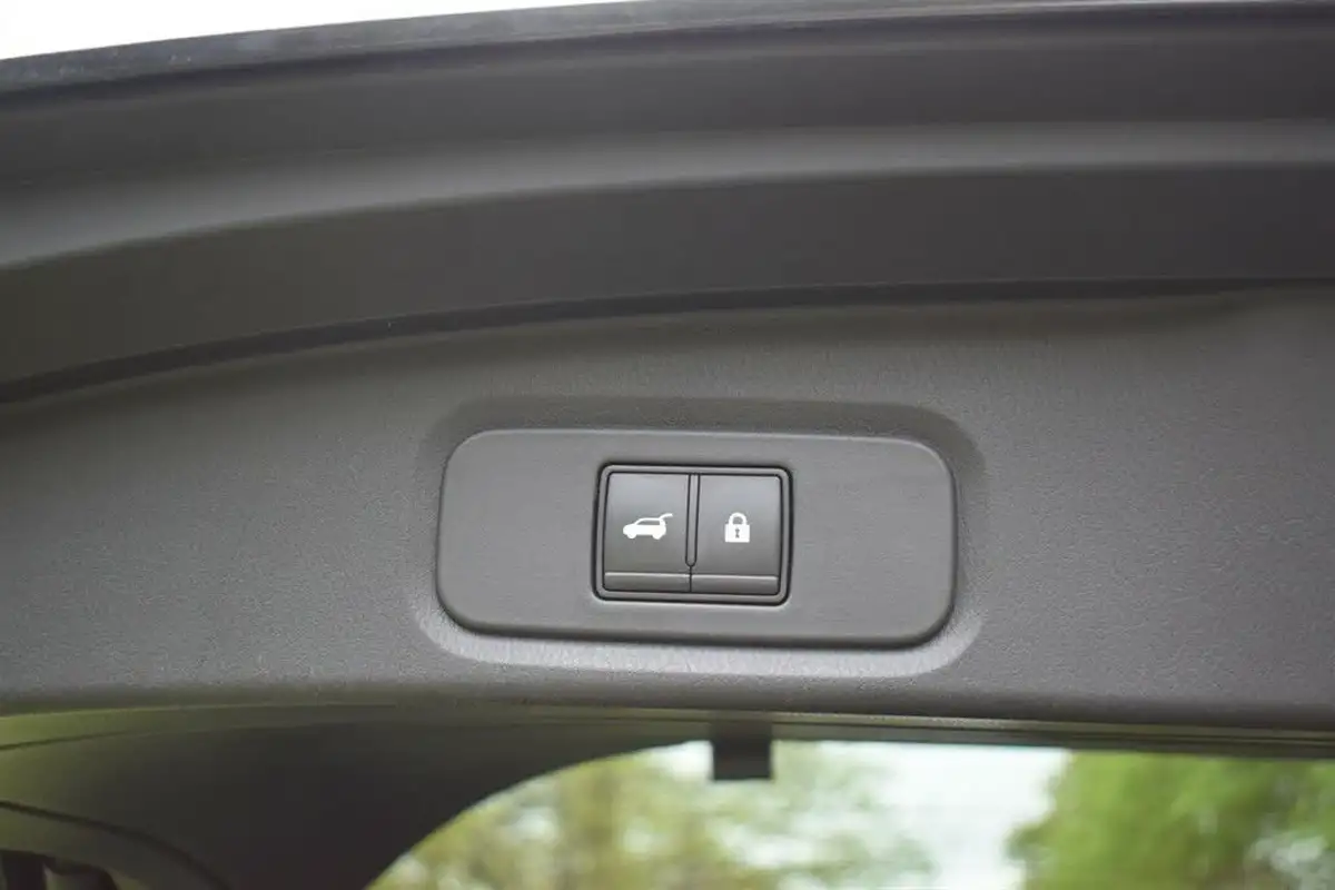 2022-nissan-qashqai-13-dig-t-tekna-158ps-xtronic-big-13