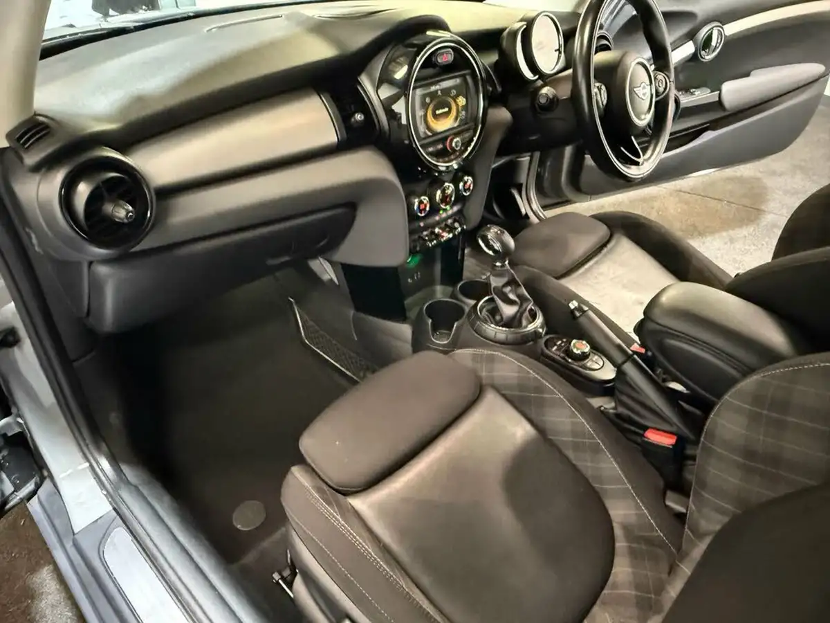 2016-mini-cooper-15td-cooper-d-ss-hatchback-3d-auto-big-40