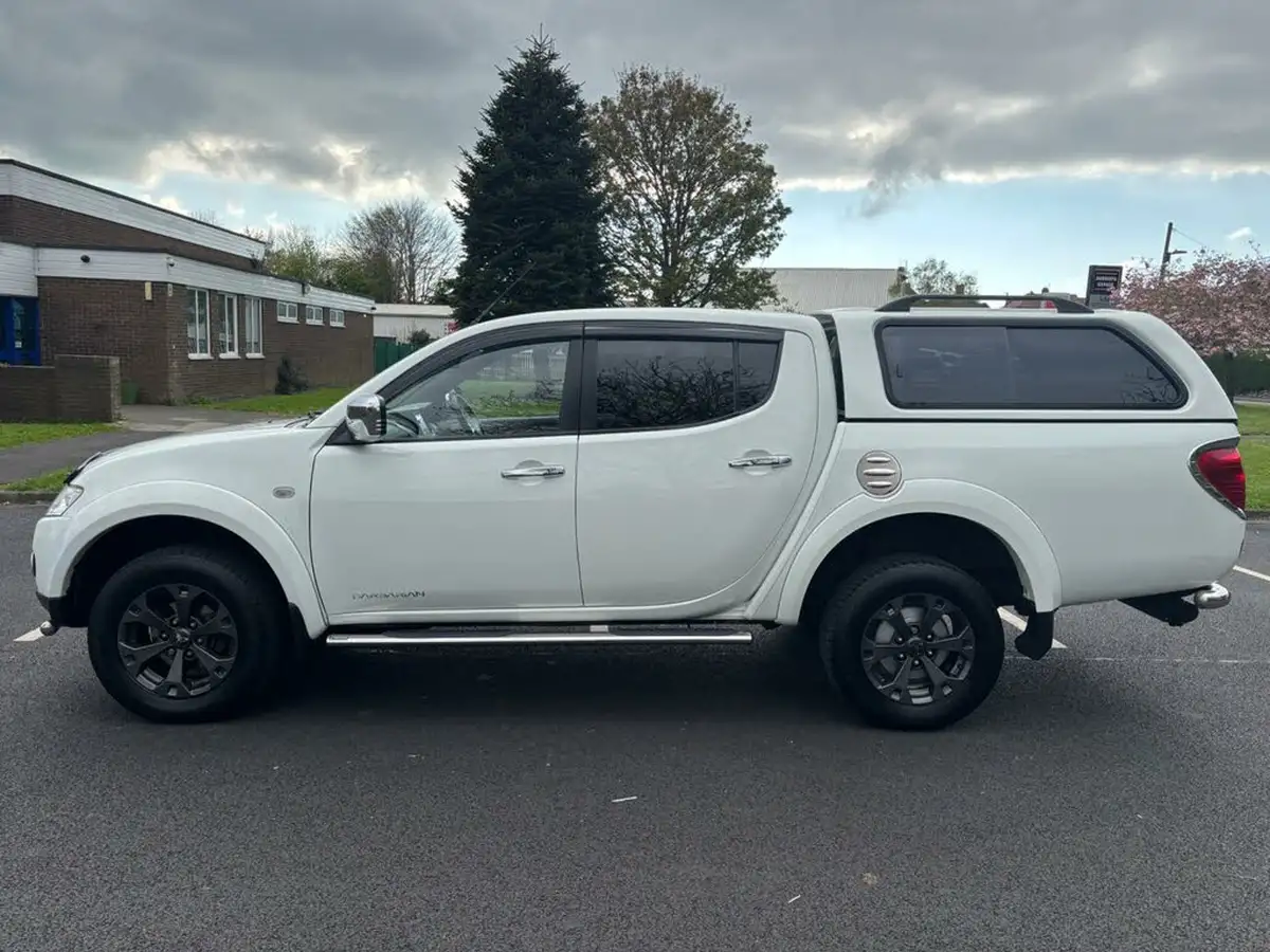 2013-mitsubishi-l200-25td-barbarian-big-7