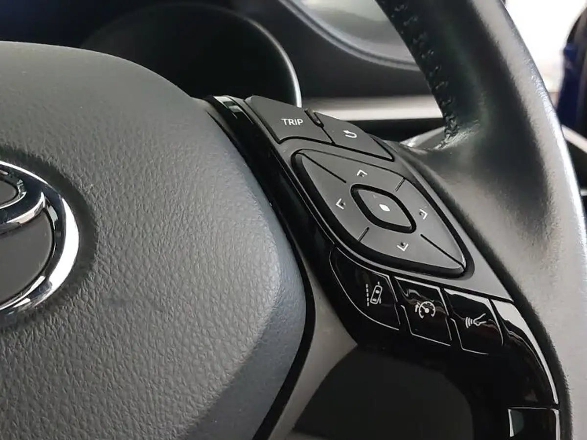2021-toyota-c-hr-18-vvt-i-icon-big-12