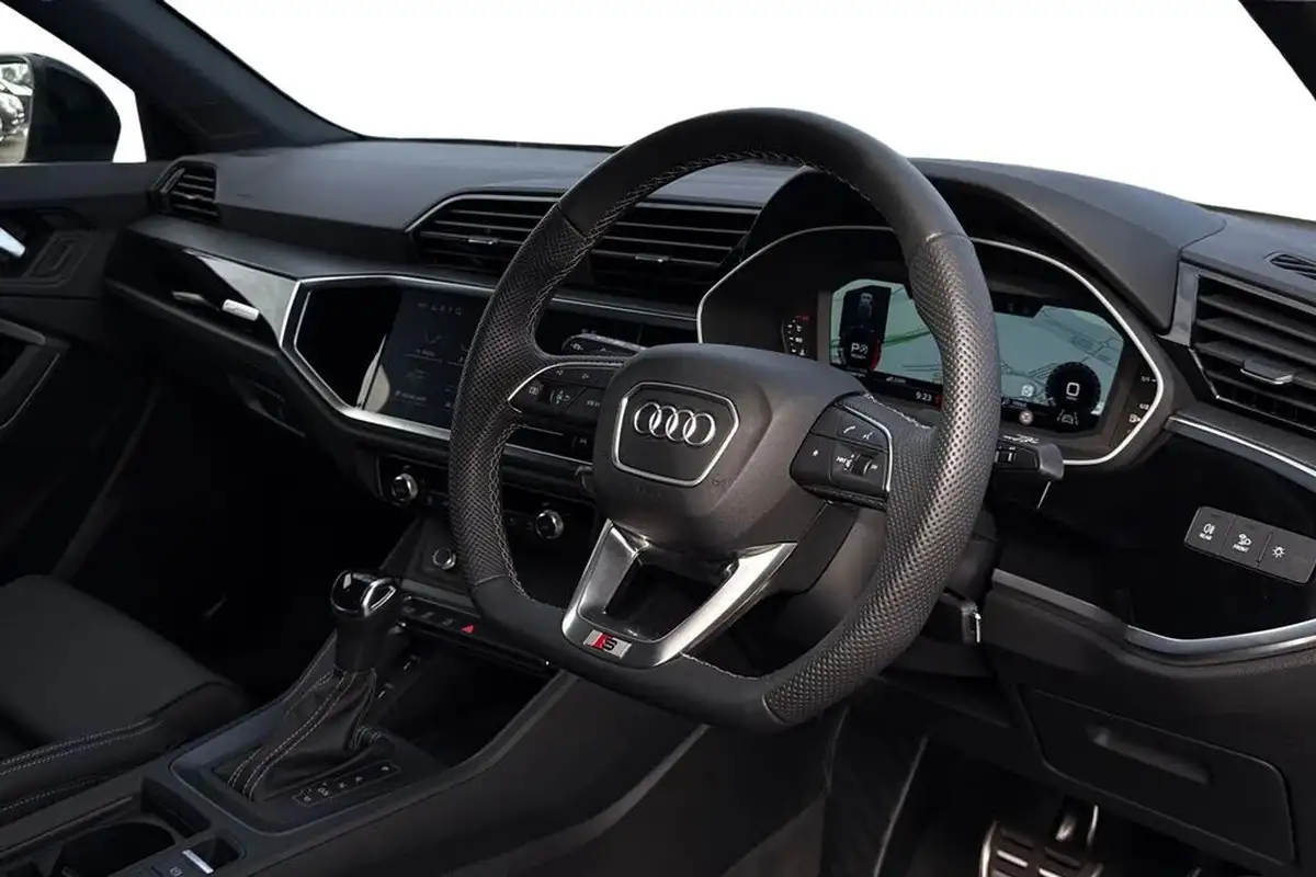 2024-audi-q3-15-35-tfsi-black-edition-sportback-s-tronic-big-12