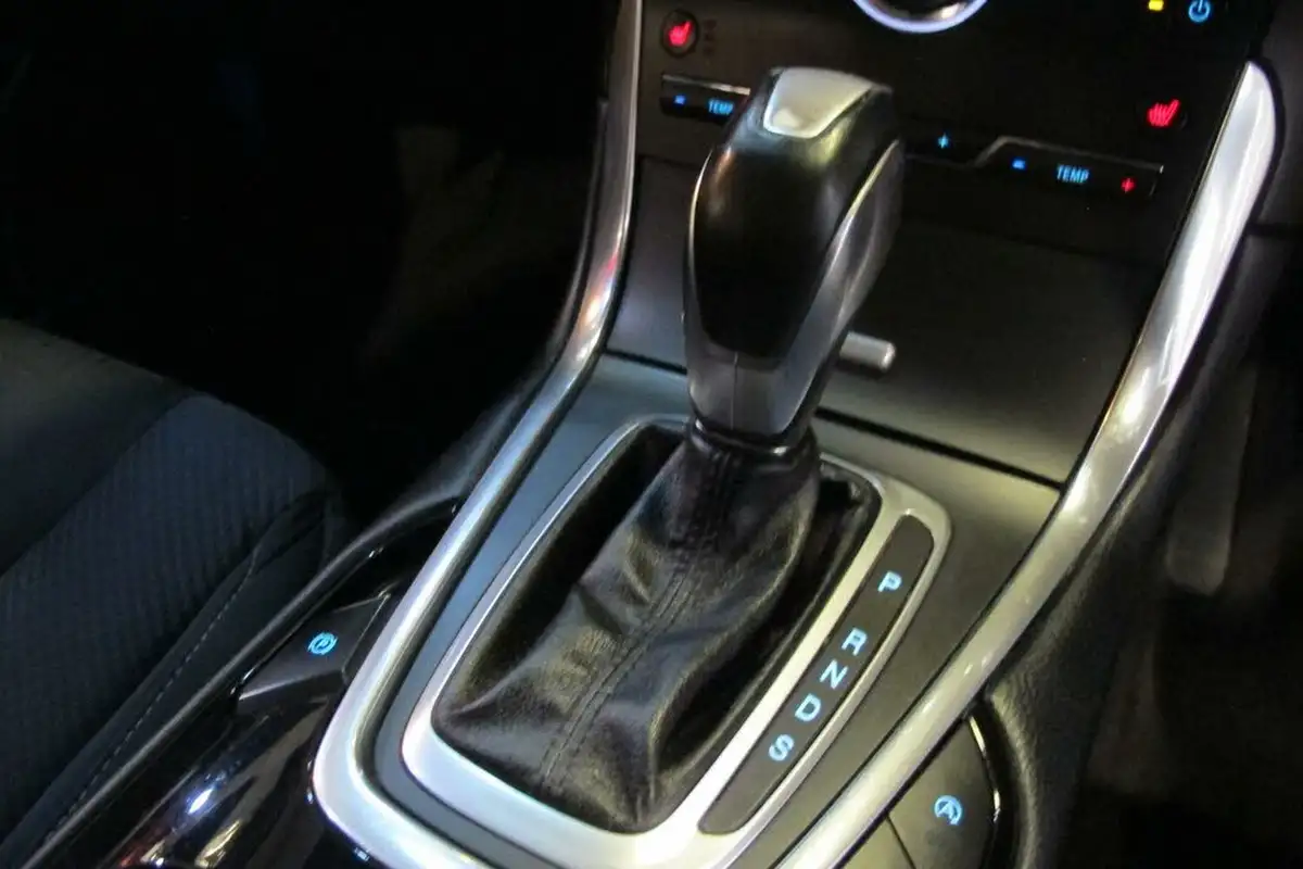 2016-ford-edge-20tdci-titanium-210ps-ss-powershift-big-26