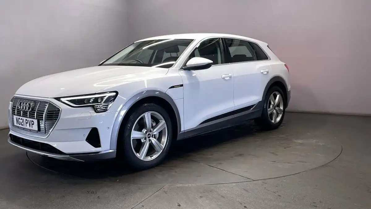 2021-audi-e-tron-55e-technik-station-wagon-big-3