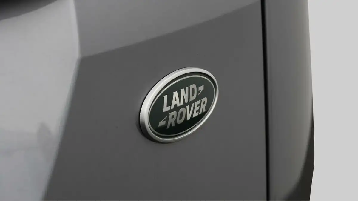 2022-land-rover-range-rover-evoque-15-p300e-r-dynamic-s-big-20
