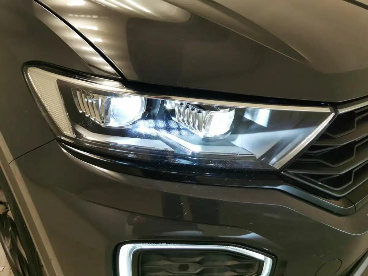 2021-volkswagen-t-roc-15-tsi-black-edition-dsg-big-4