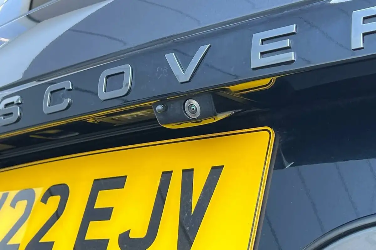 2022-land-rover-discovery-30-d300-r-dynamic-hse-big-26