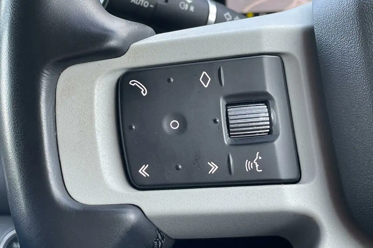 2023-land-rover-90-defender-30-d250-hard-top-se-90-2997cc-big-23