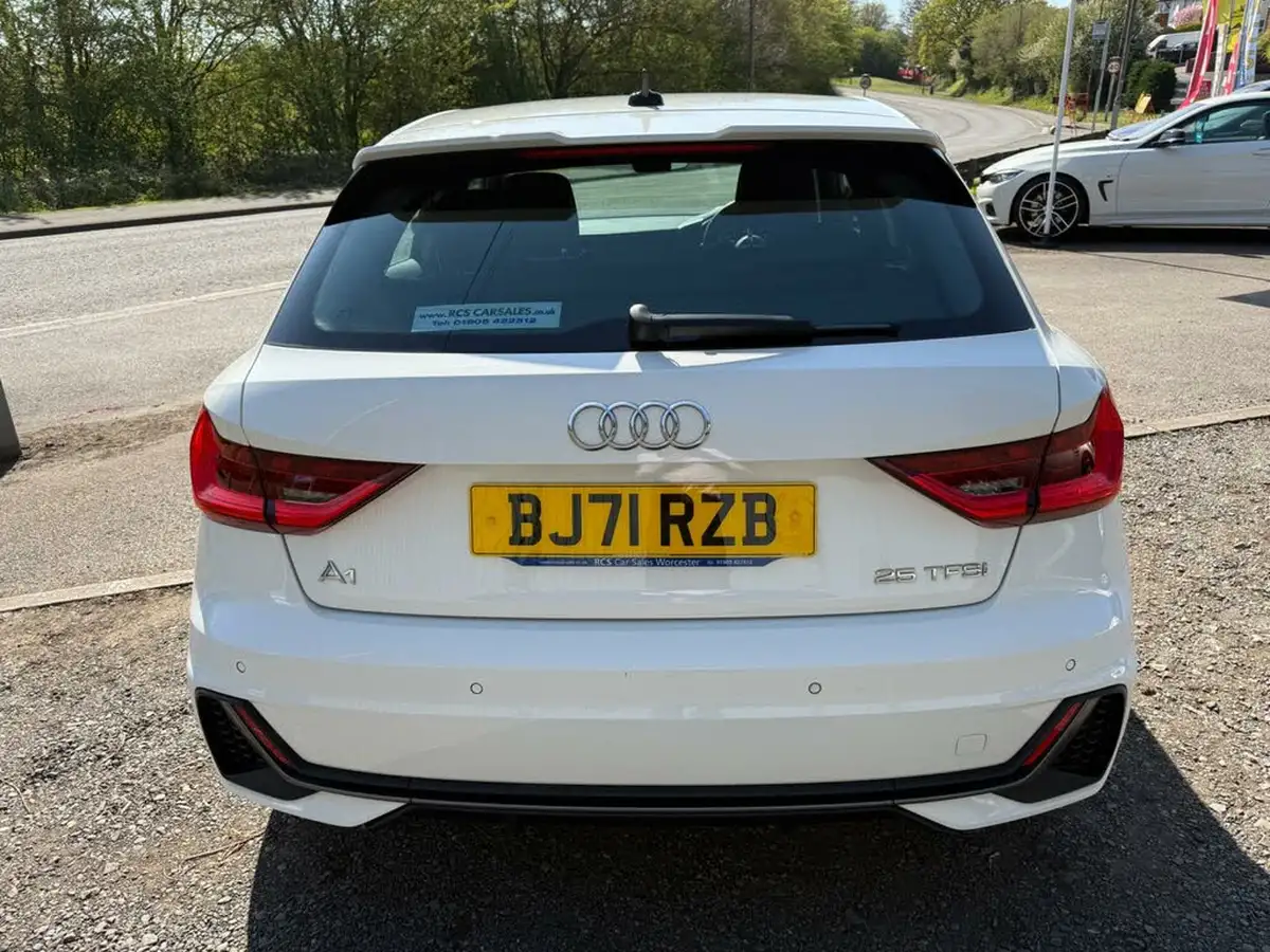 2021-audi-a1-10-25-tfsi-s-line-big-3